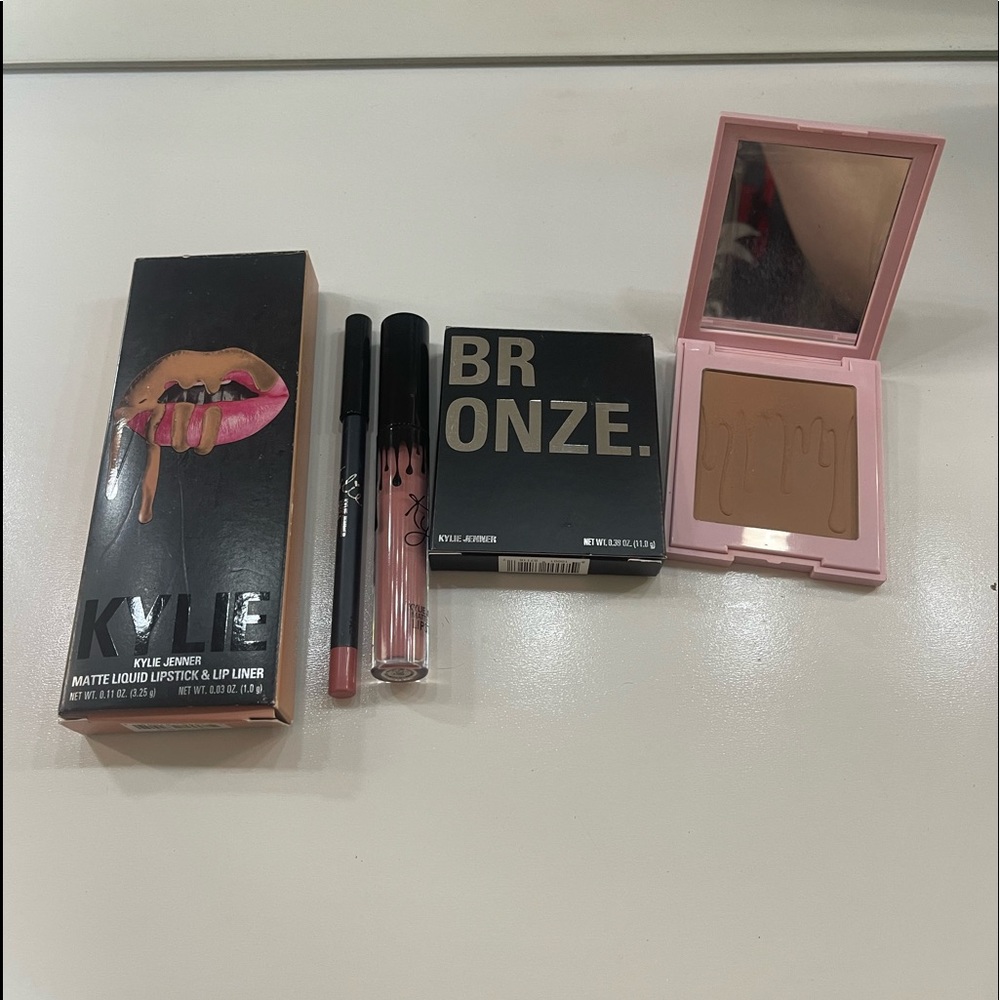 Kylie makeup bundle